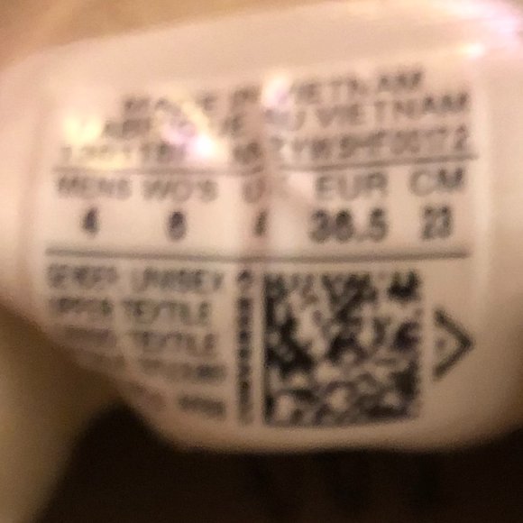 Converse! - Picture 2 of 3